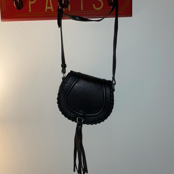 Forever 21 Handbags - Forever 21 Western Fringe Crossbody Bag